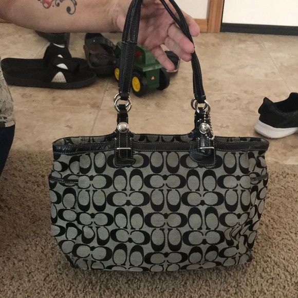 Coach - Picture 2 of 4